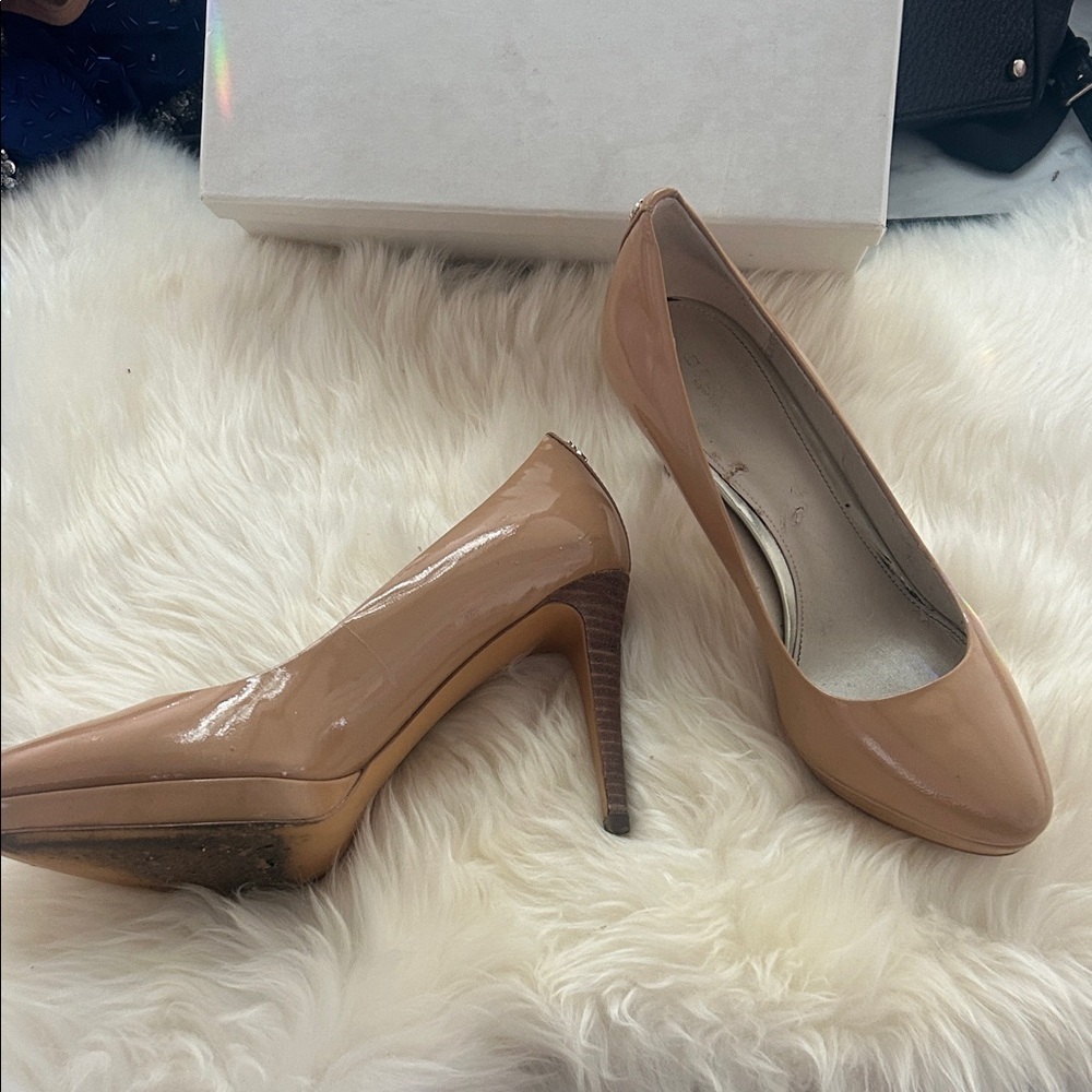 COACH Womens Beige Giovanna Patent Leather Heels Sz 7.5 - Picture 3 of 17